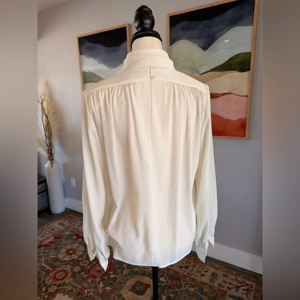 Vintage Liz Claiborne Cream Blouse with Neck Tie - Picture 5 of 8